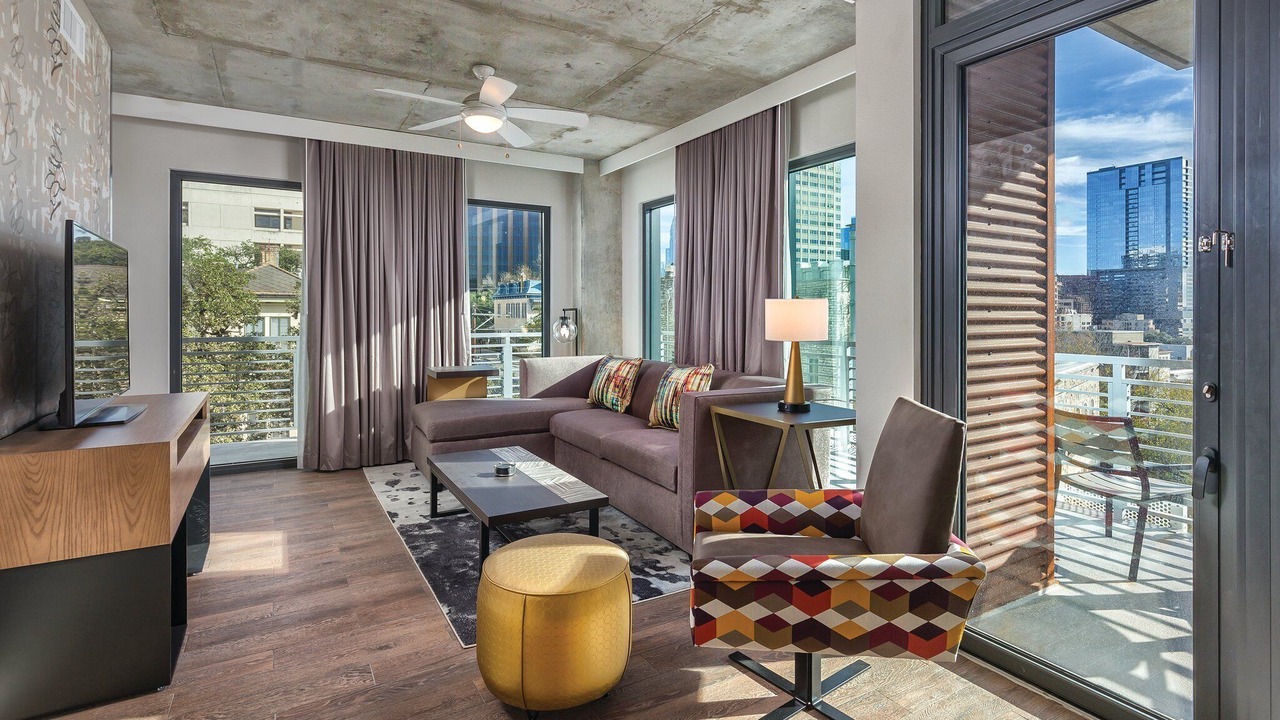 Photo of Livingroom in Civic District