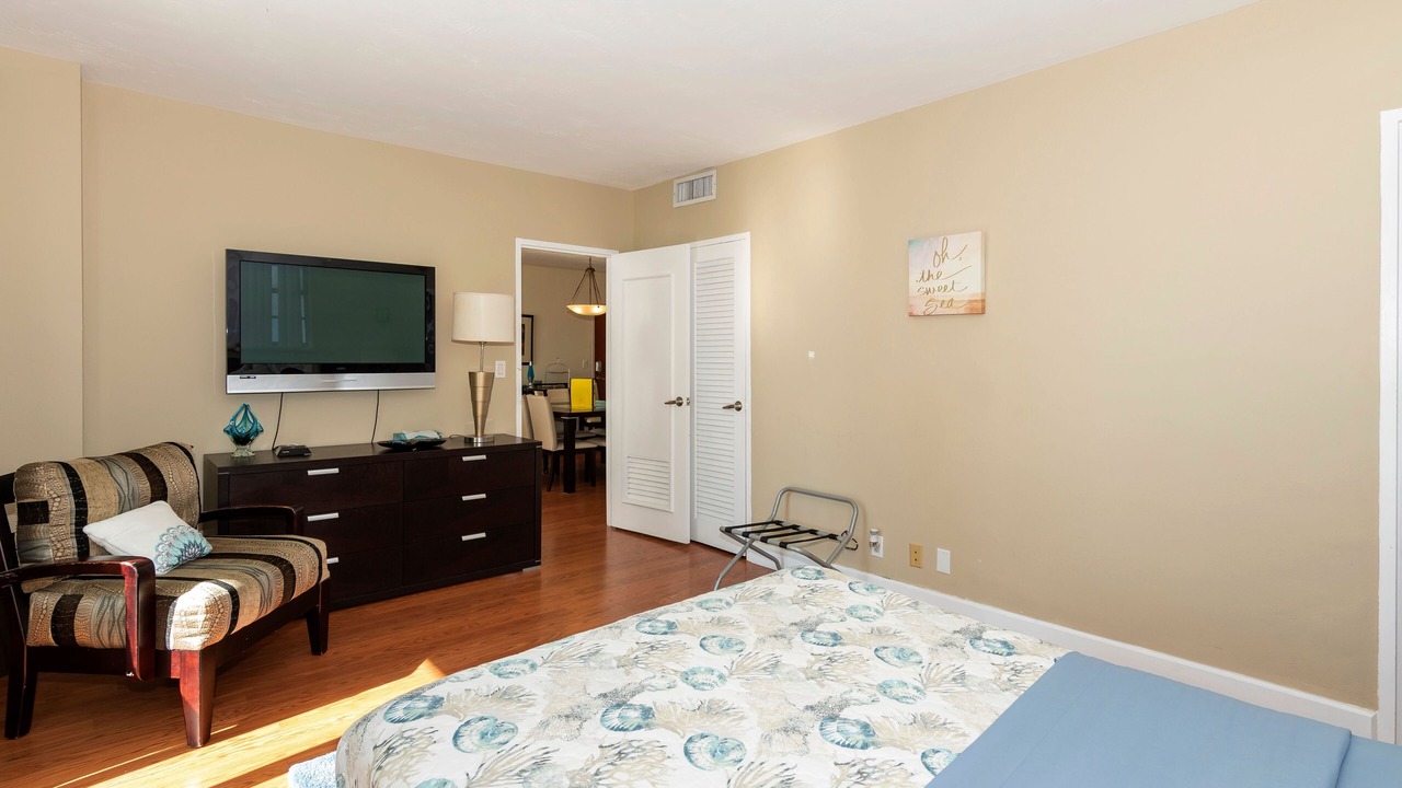 Photo of Others in Hollywood South Central Beach