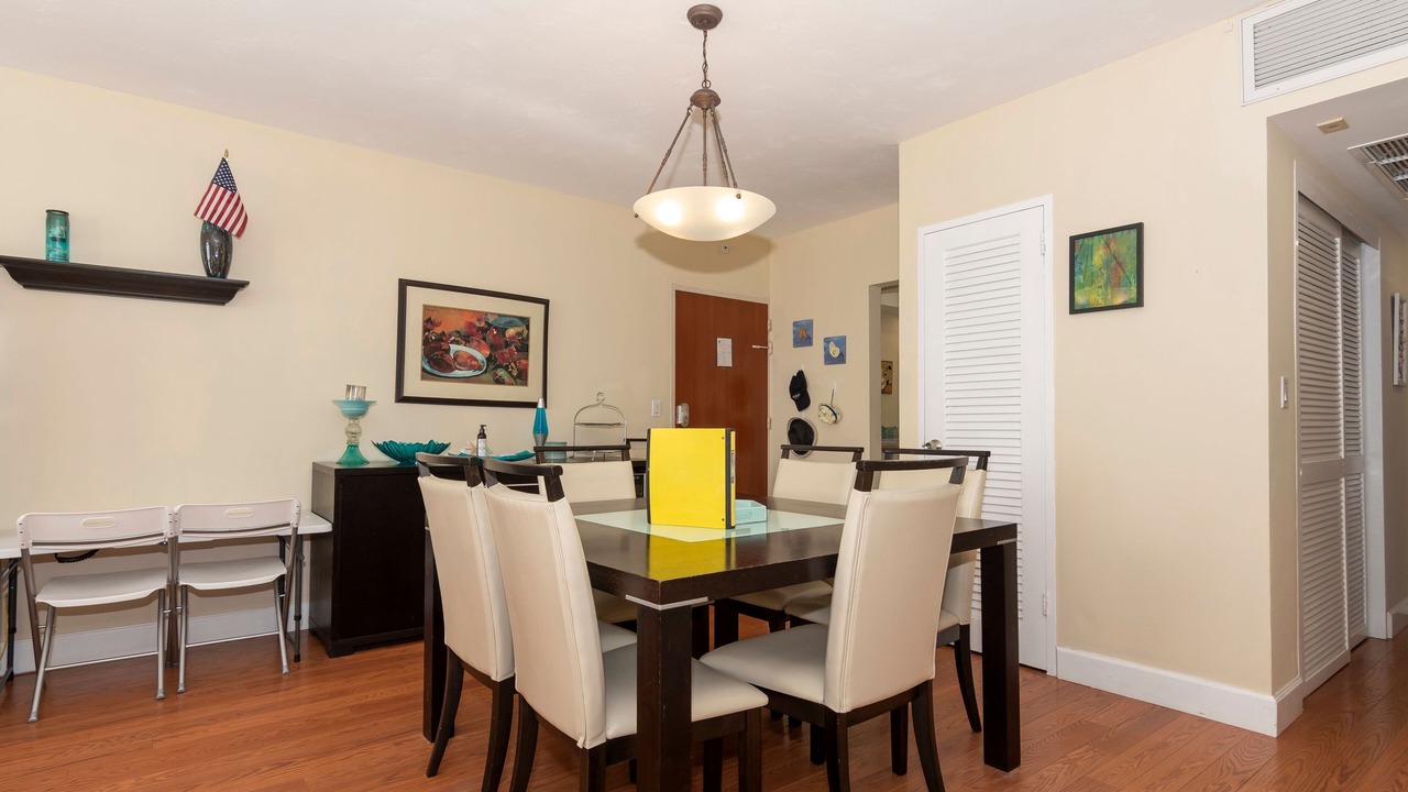 Photo of Others in Hollywood South Central Beach