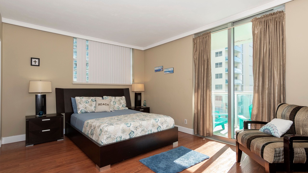 Photo of Others in Hollywood South Central Beach