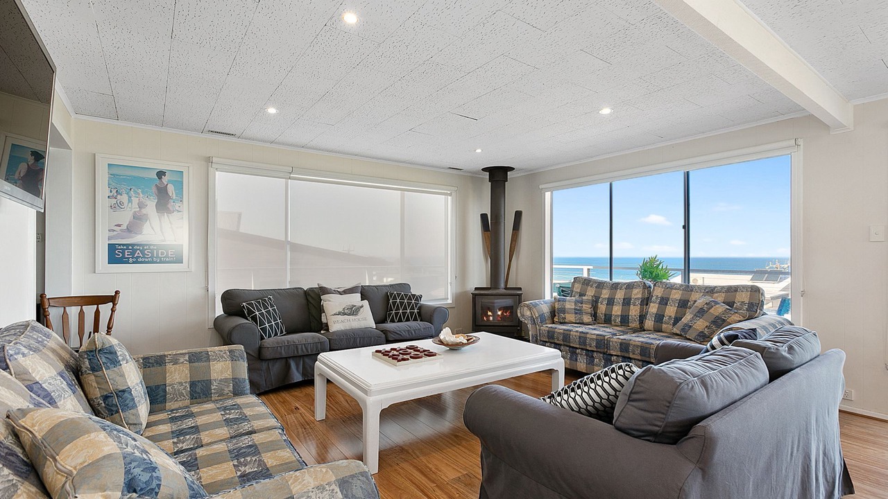 Photo of Livingroom in Skenes Creek