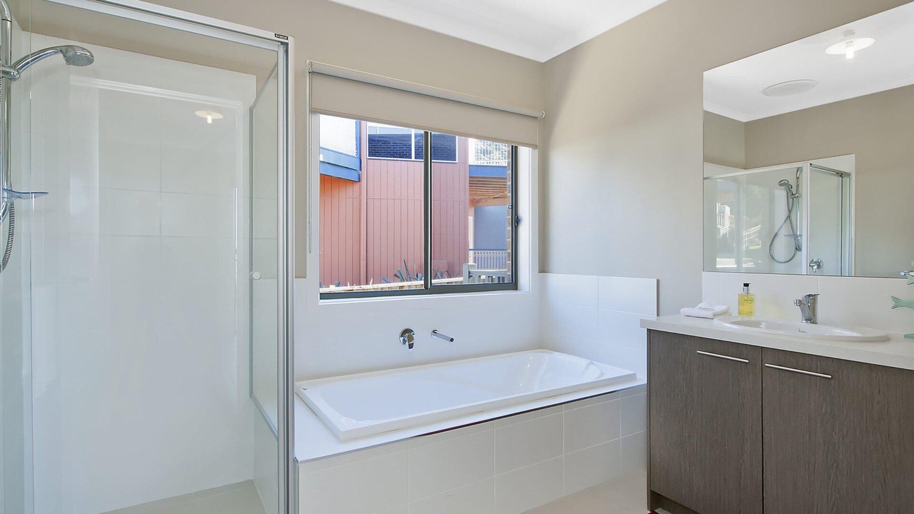 Photo of Bathroom in Apollo Bay
