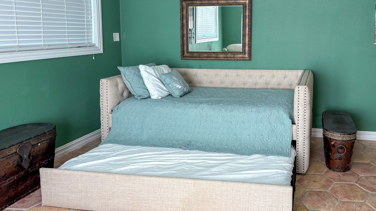 Photo of Bedroom in Nassau Bay