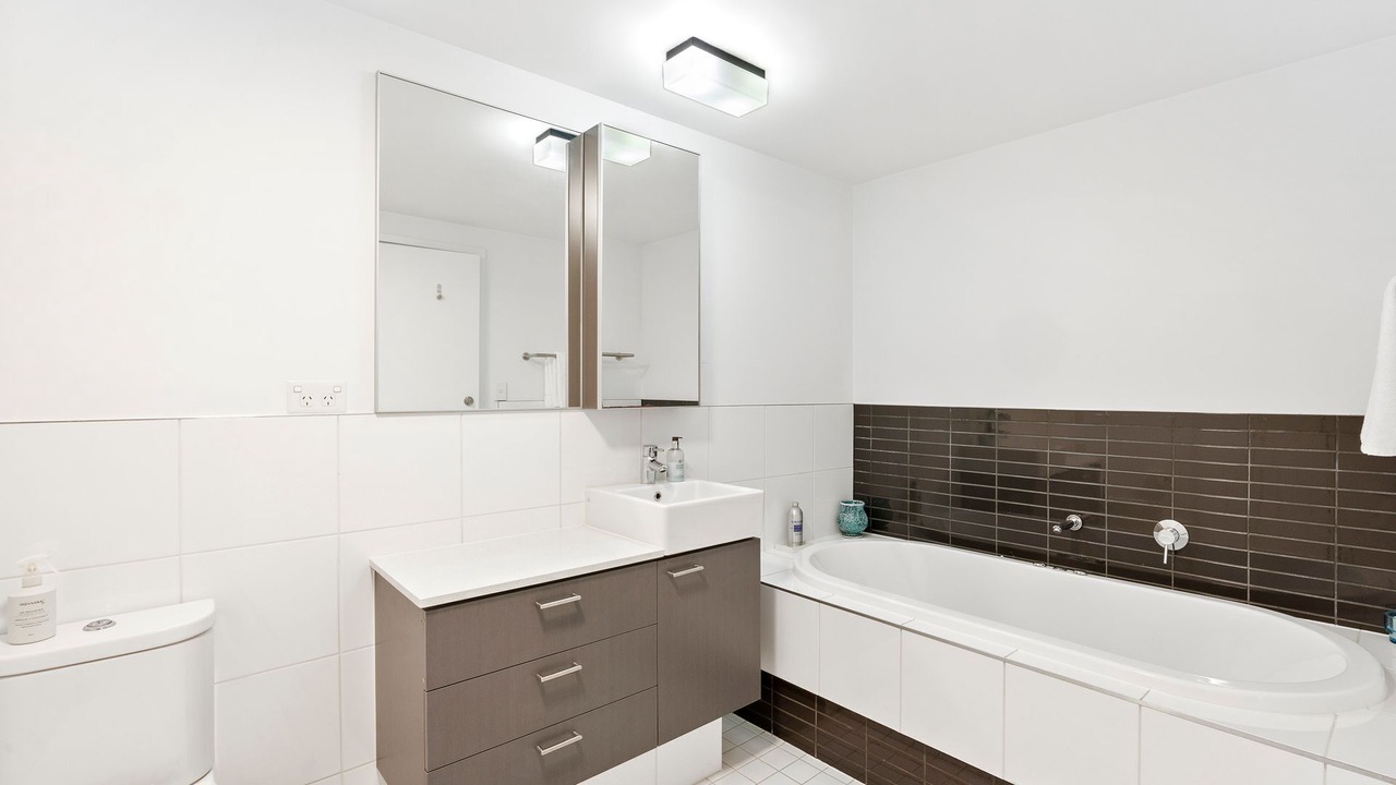 Photo of Bathroom in Lorne