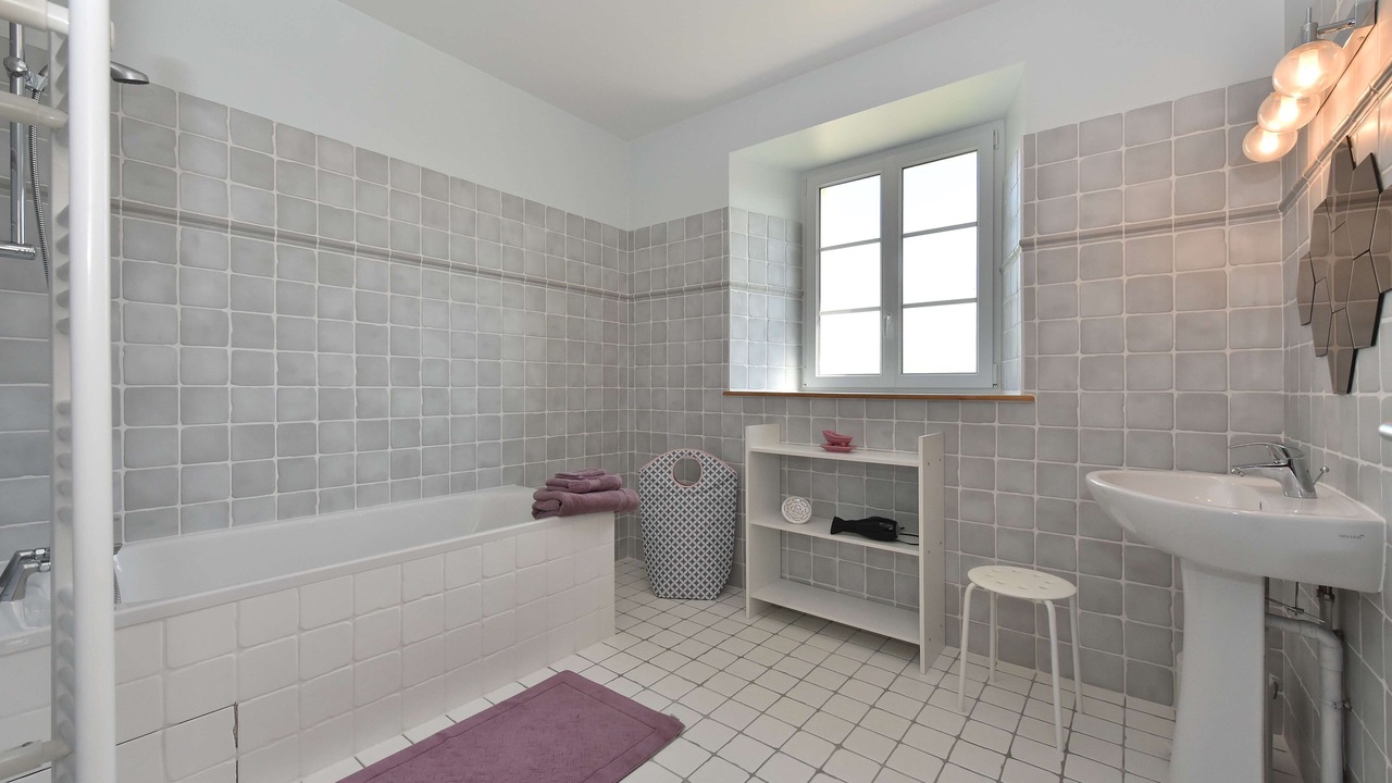 Photo of Bathroom in Nesle-le-Repons