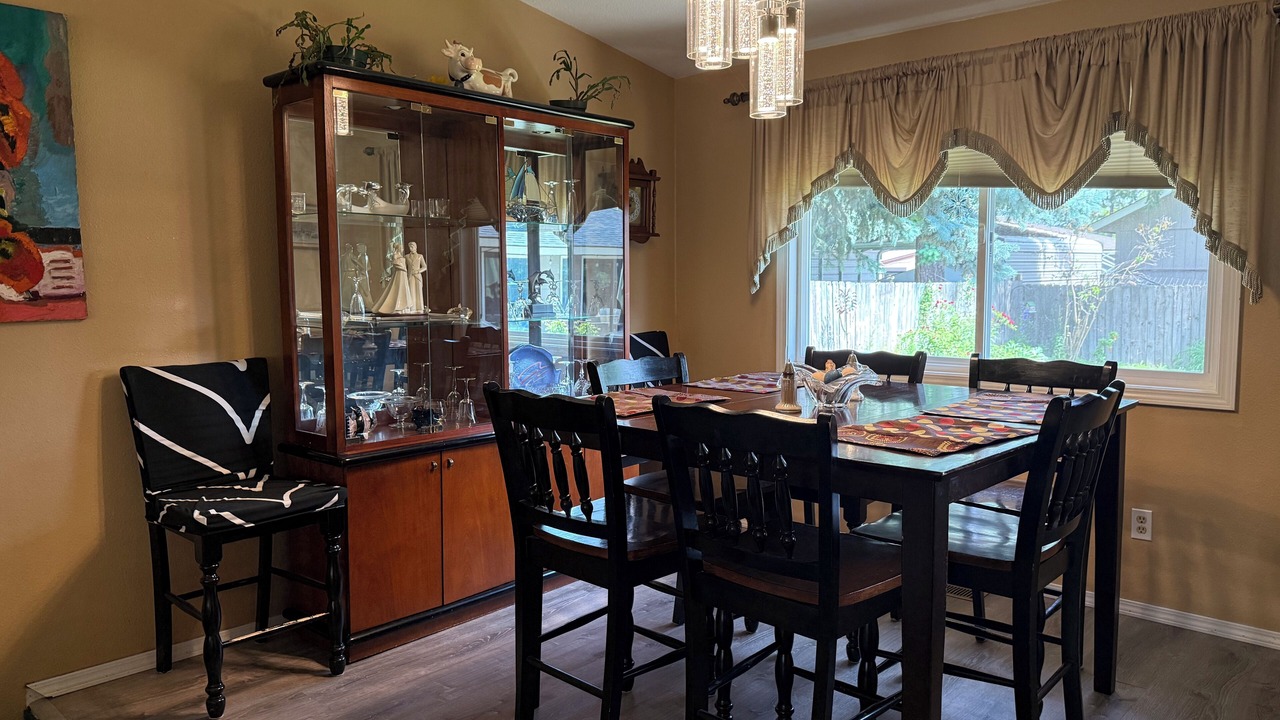 Photo of Livingroom in Fairwood