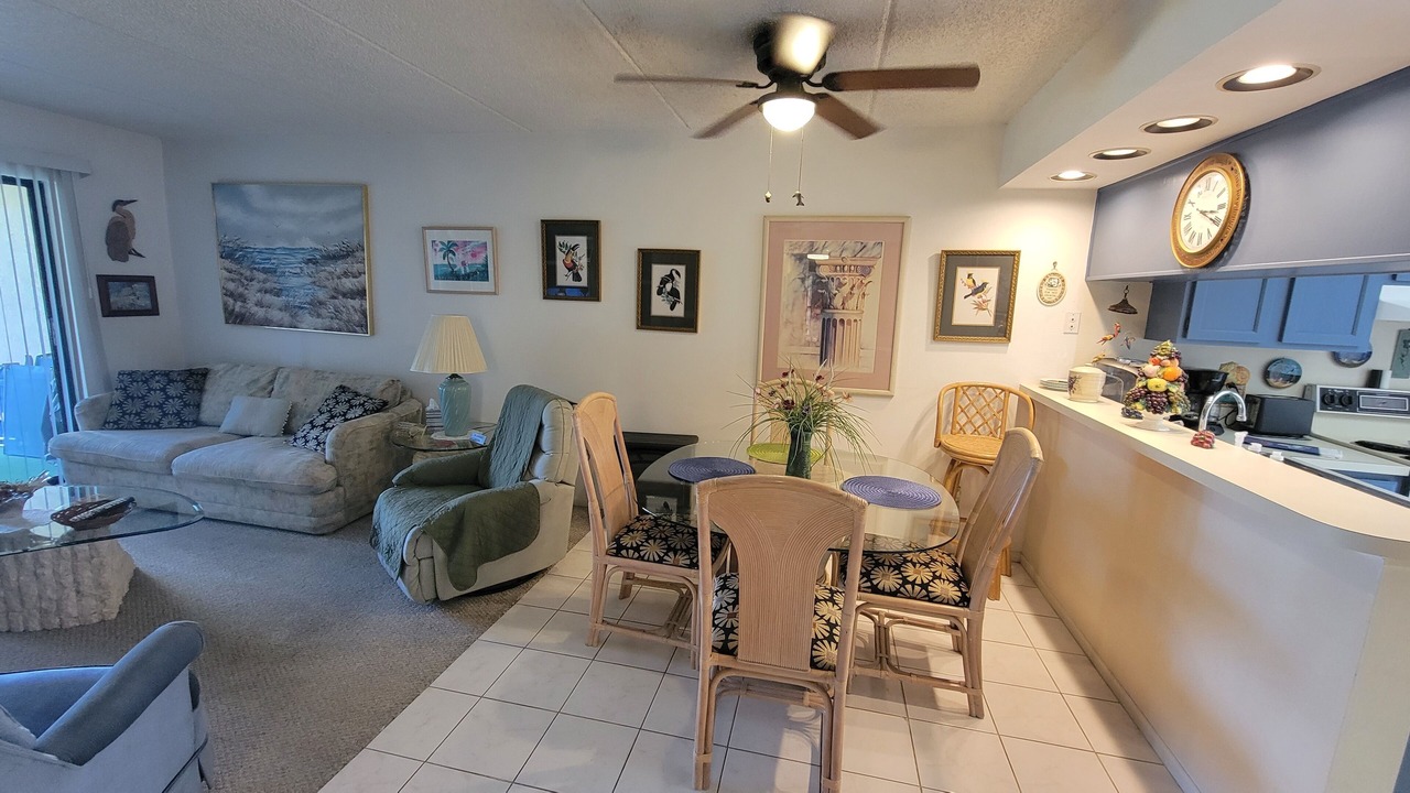 Photo of Livingroom in Oldsmar