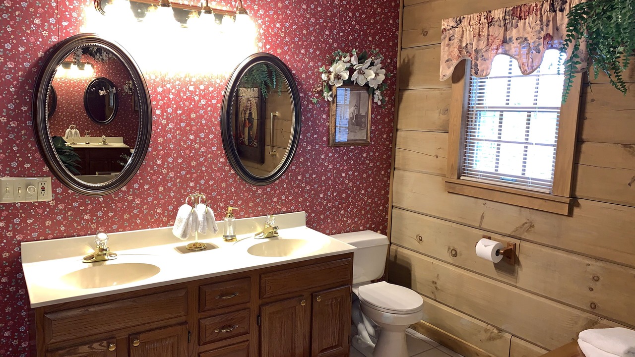 Photo of Bathroom in Pigeon Forge
