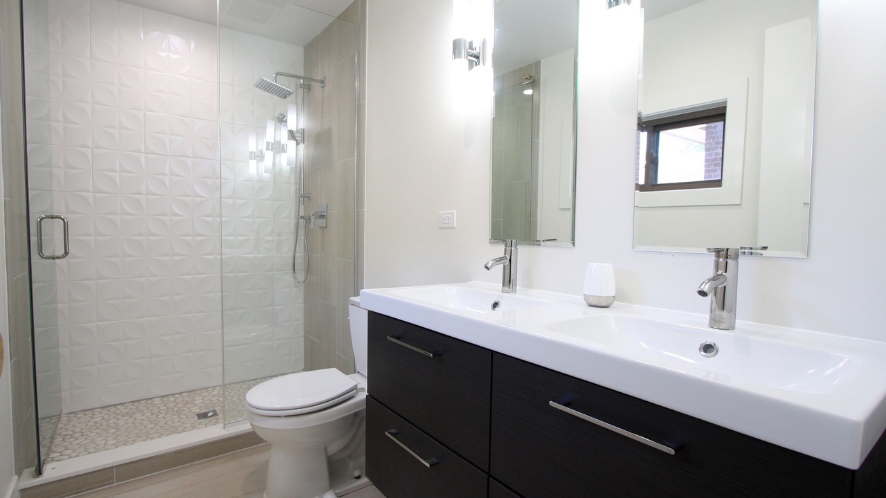 Photo of Bathroom in Miller Beach