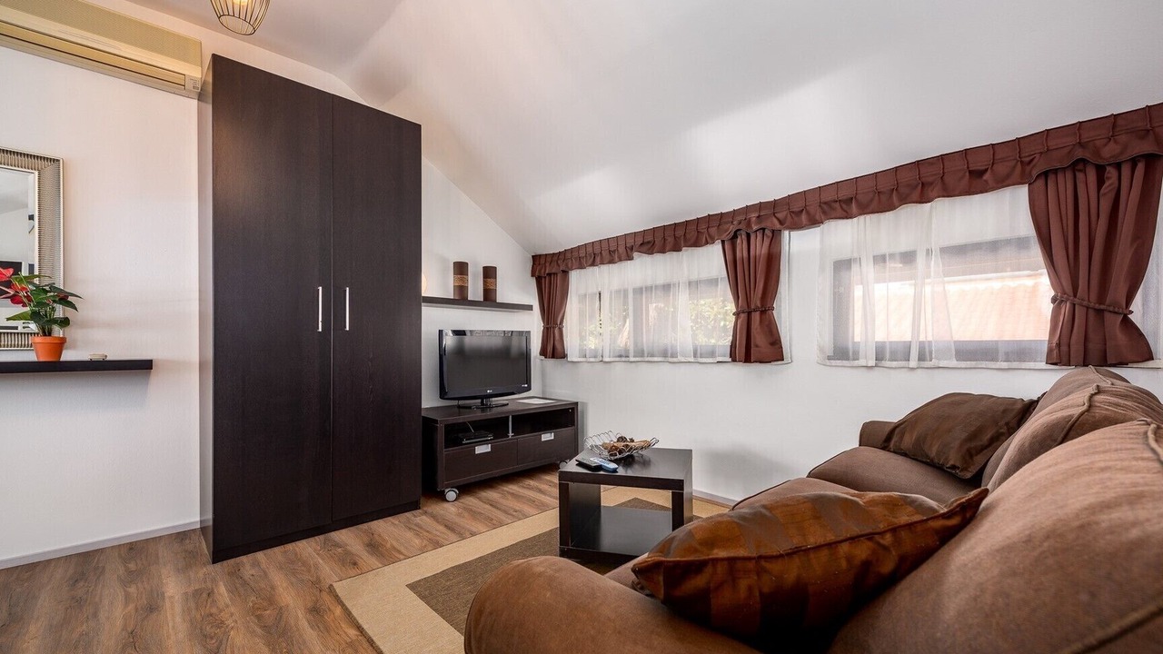 Photo of Livingroom in Katoro