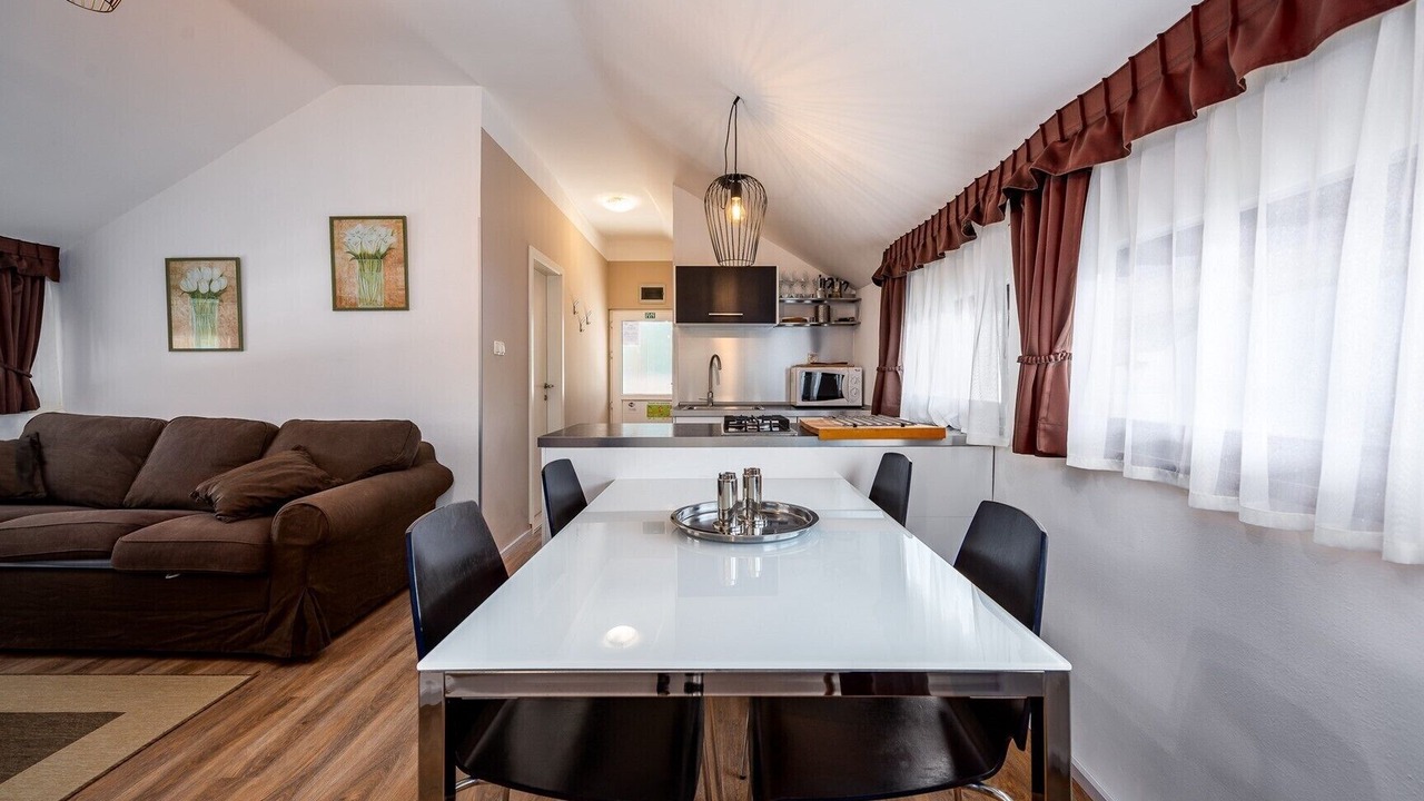 Photo of Livingroom in Katoro