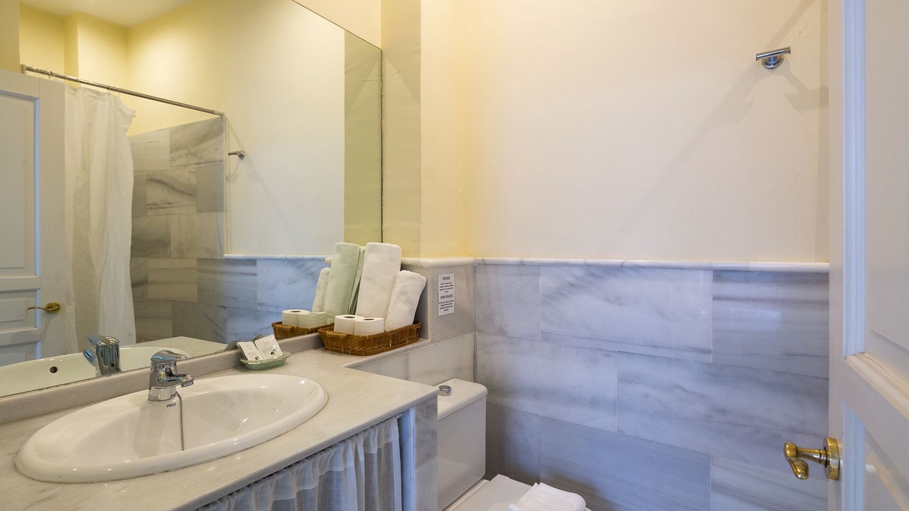 Photo of Bathroom in Feria