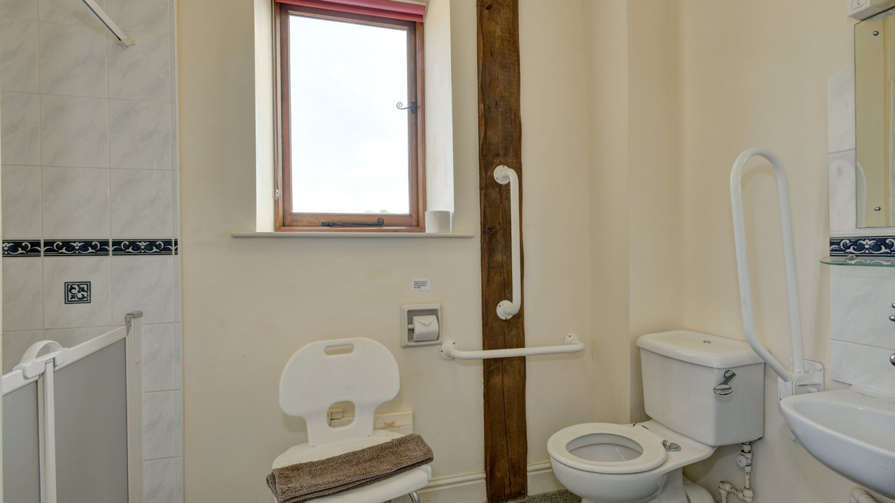 Photo of Bathroom in Oare