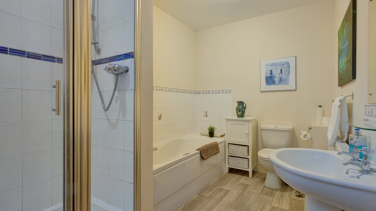 Photo of Others in Oare