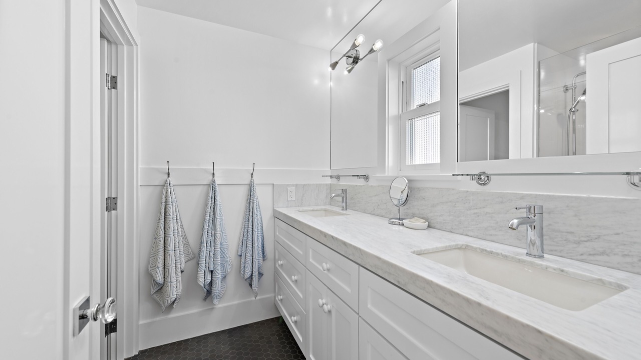 Photo of Bathroom in Balboa Island