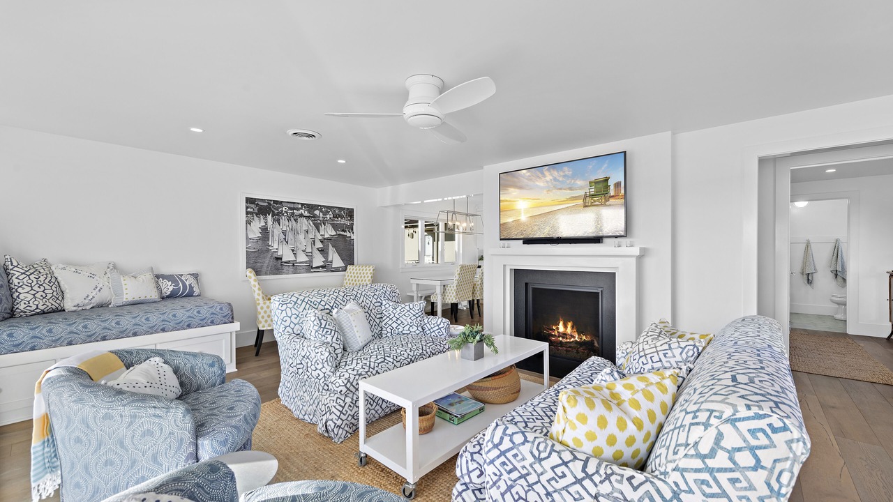 Photo of Livingroom in Balboa Island