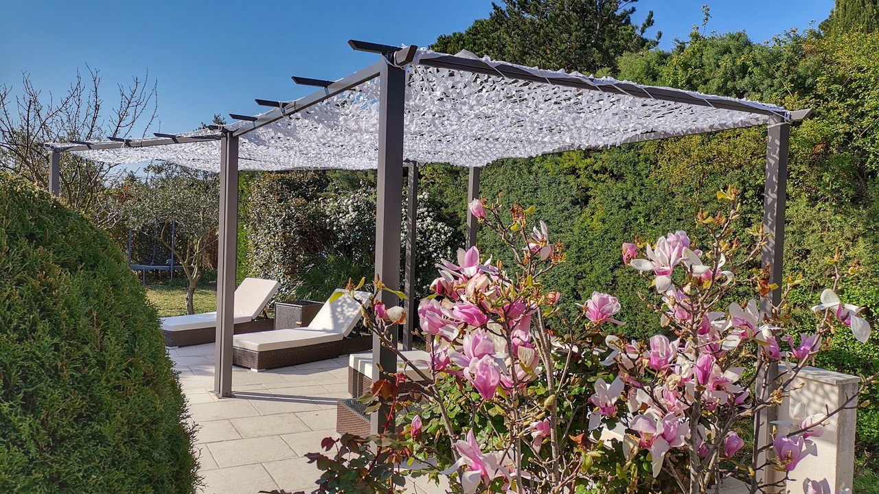 Photo of Patio Balcony in Rochefort-du-Gard