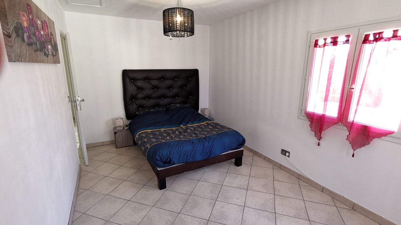 Photo of Bedroom in Rochefort-du-Gard
