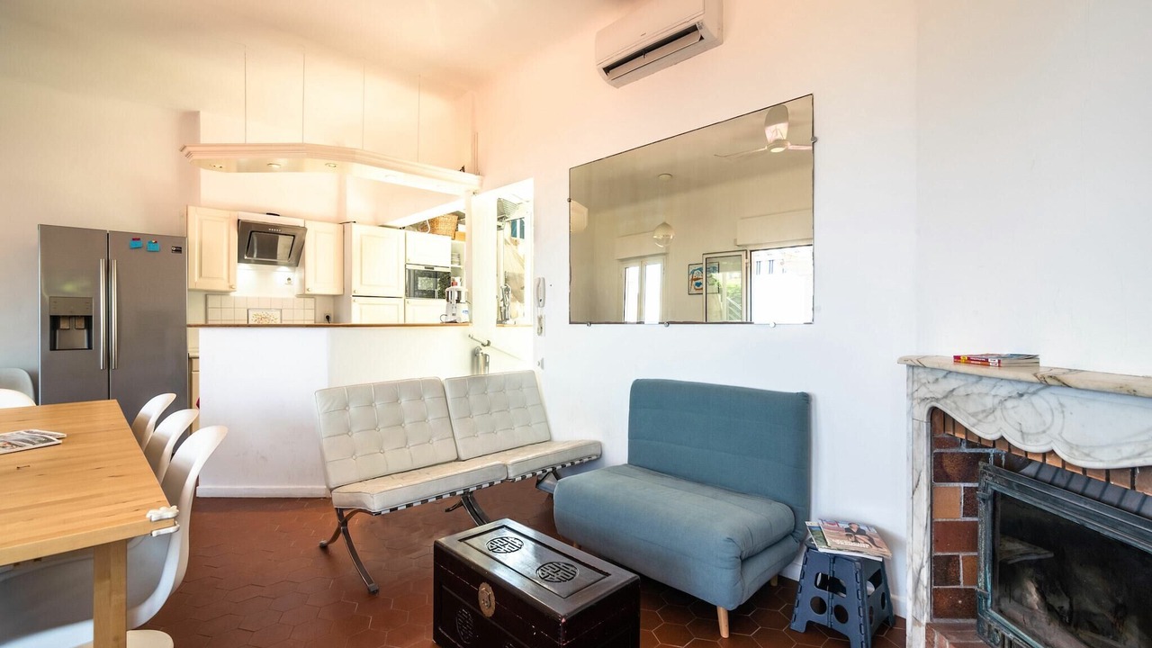 Photo of Livingroom in Eze