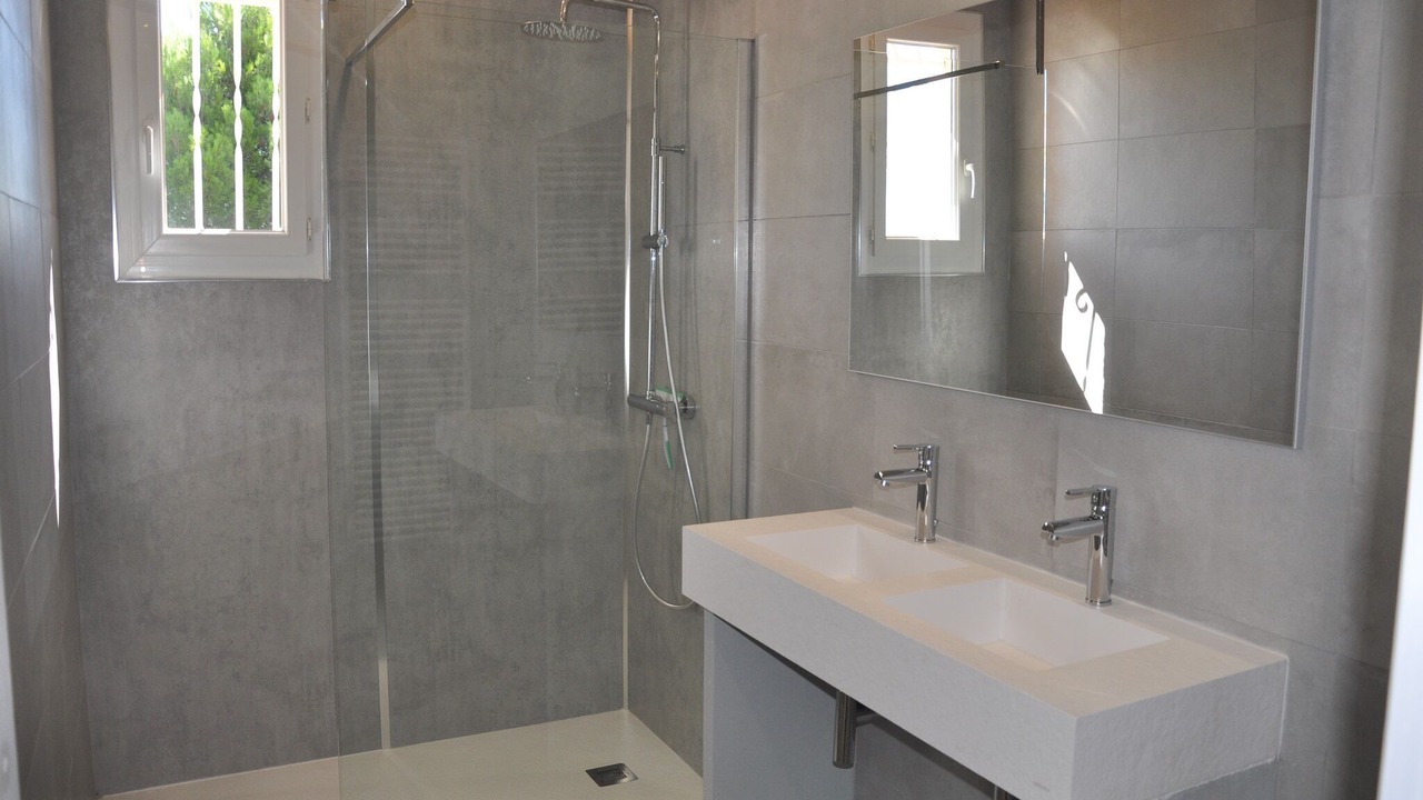 Photo of Bathroom in Roches Grises