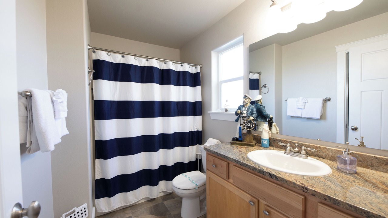 Photo of Bathroom in Ocean Shores