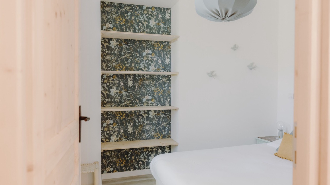 Photo of Bedroom in Gap