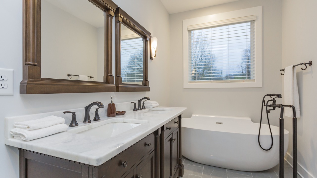 Photo of Bathroom in Shelby Hills