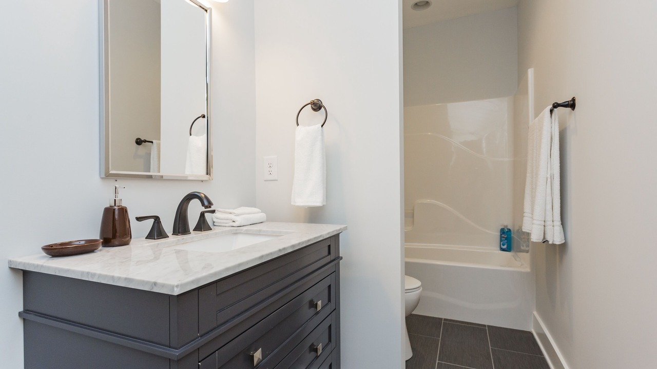 Photo of Bathroom in Shelby Hills