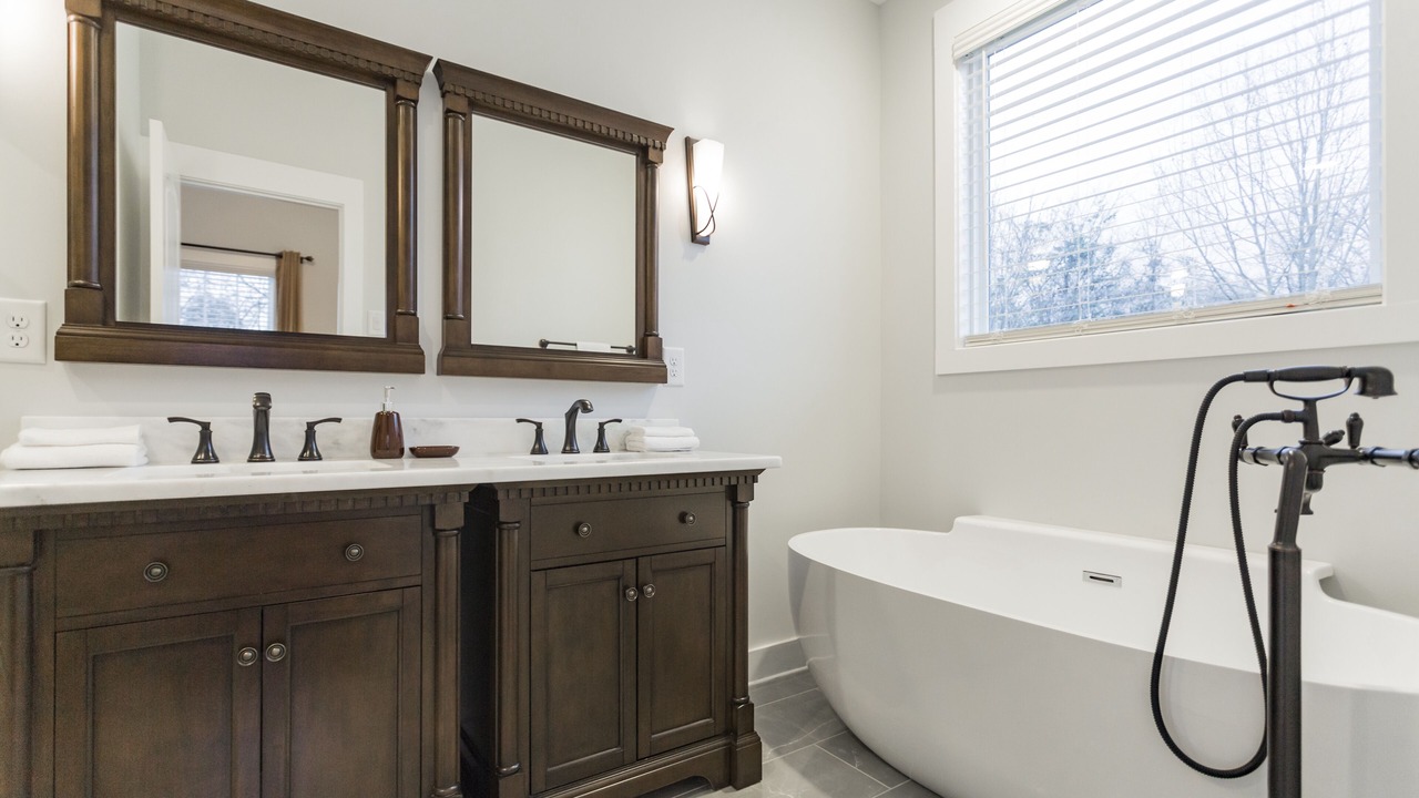 Photo of Bathroom in Shelby Hills