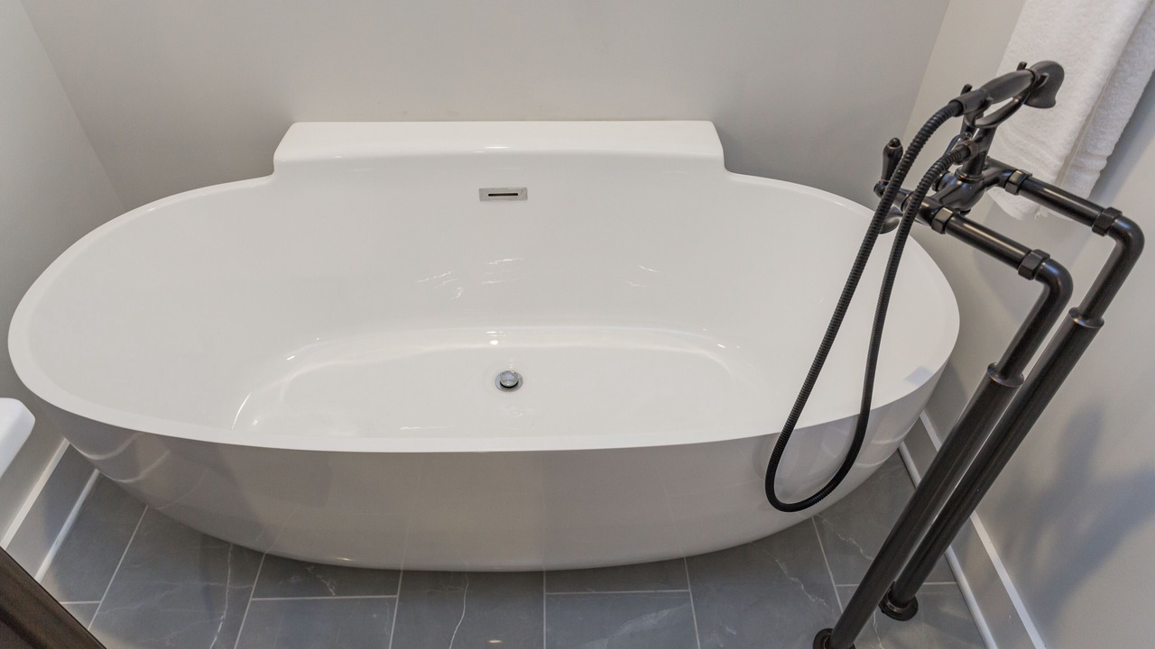 Photo of Bathroom in Shelby Hills