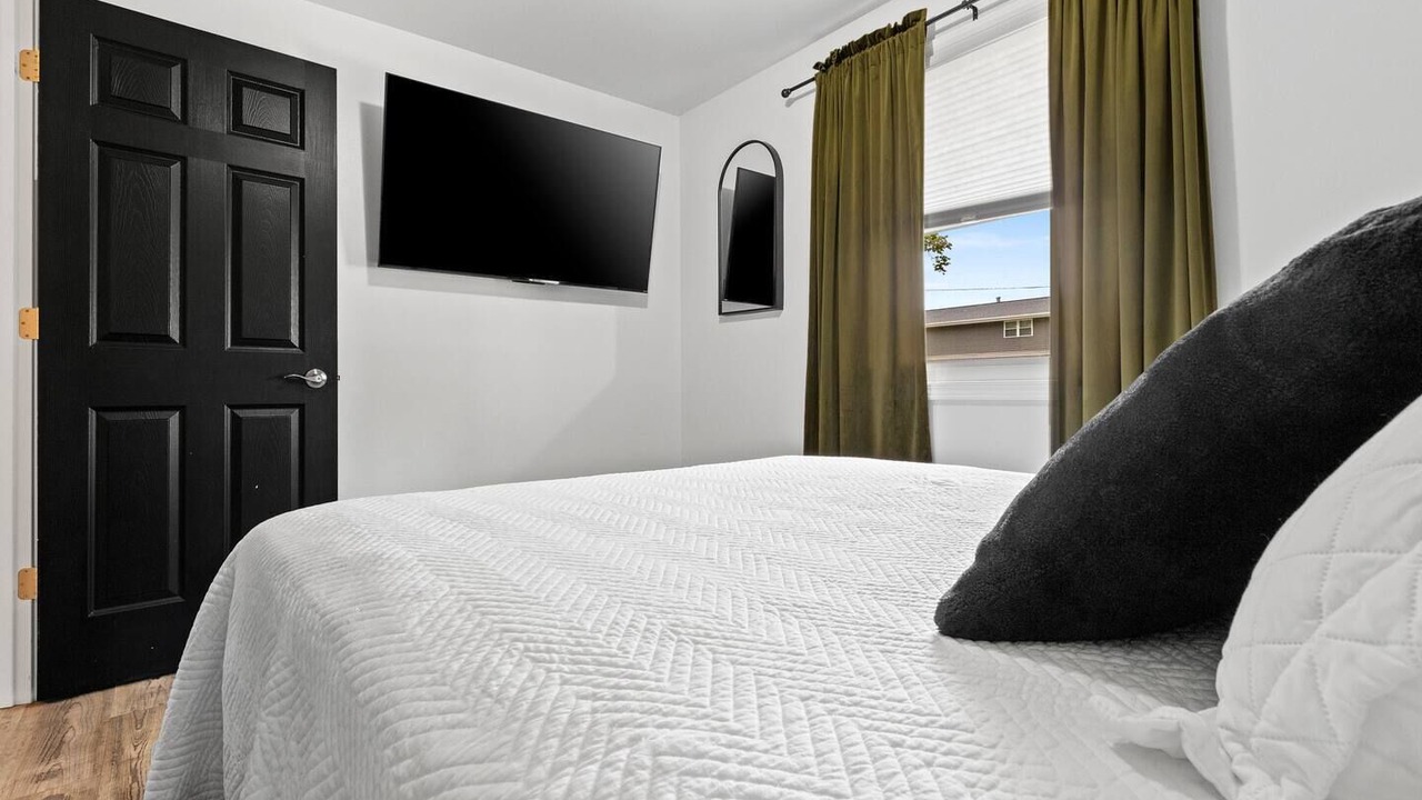 Photo of Bedroom in Ashwaubenon