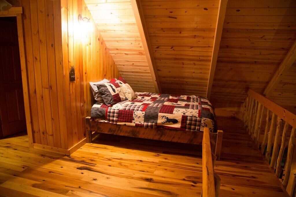 Photo of Bedroom in Nelsonville