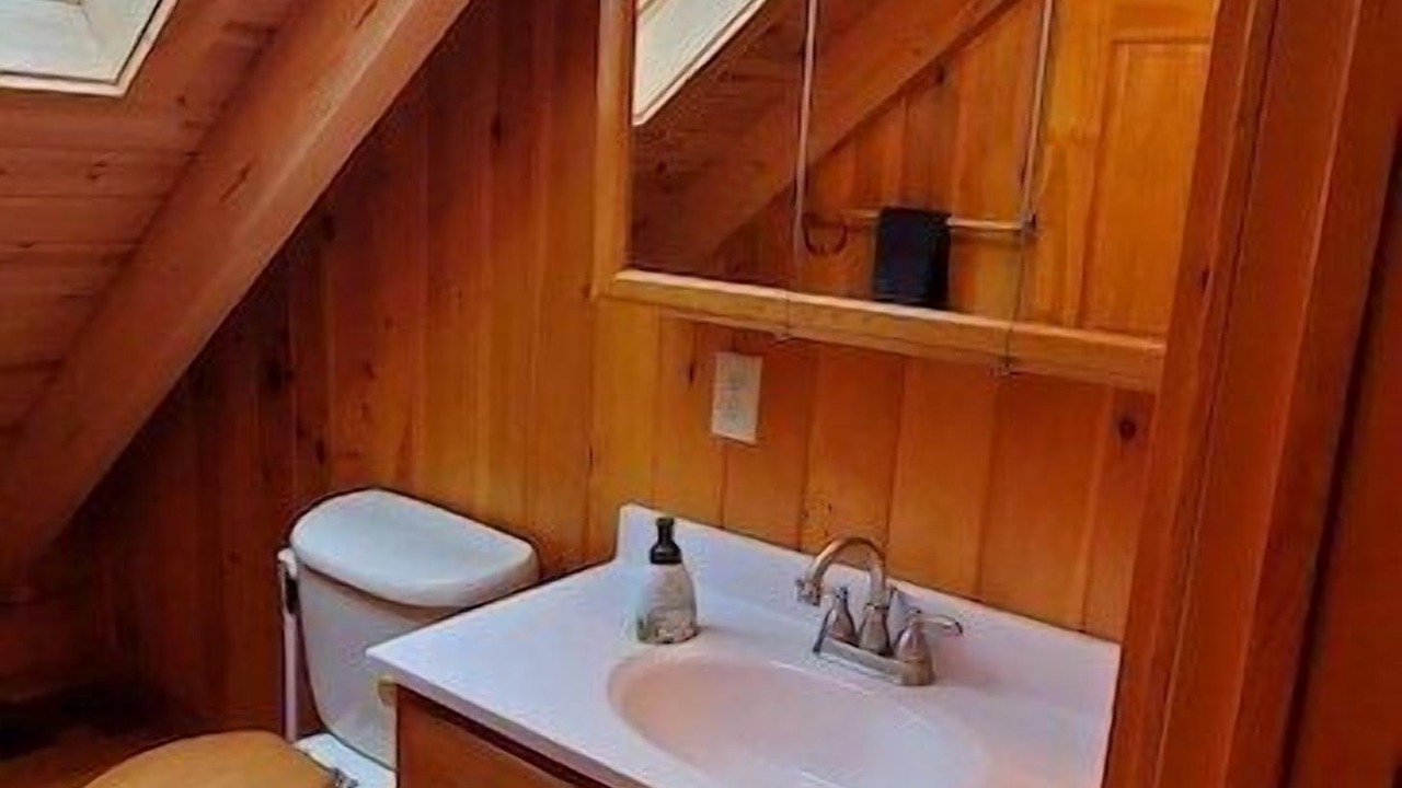 Photo of Bathroom in Nelsonville