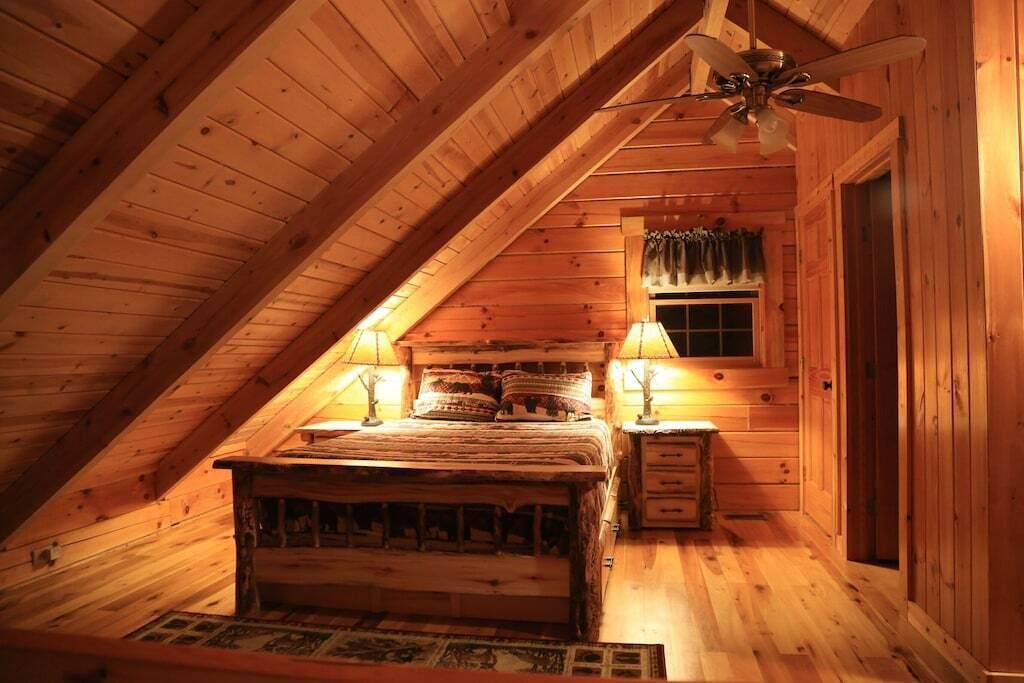 Photo of Bedroom in Nelsonville