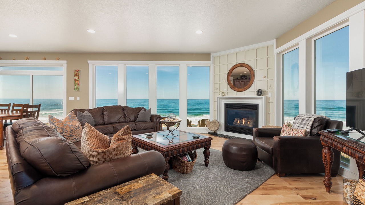 Photo of Bedroom in Gleneden Beach