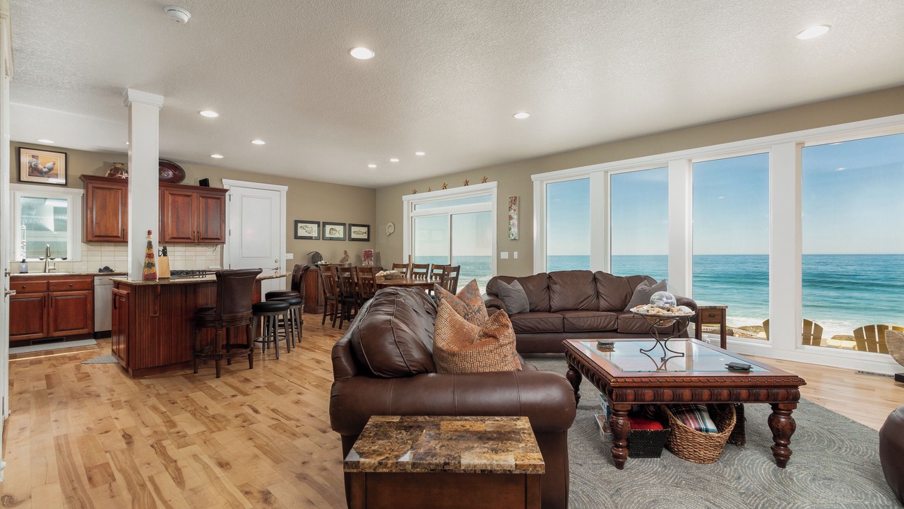 Photo of Bedroom in Gleneden Beach