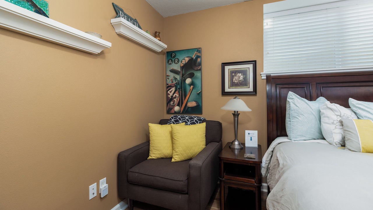 Photo of Bedroom in Gleneden Beach