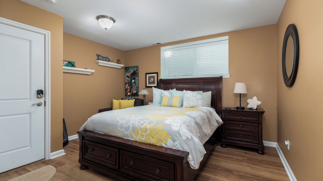 Photo of Bedroom in Gleneden Beach