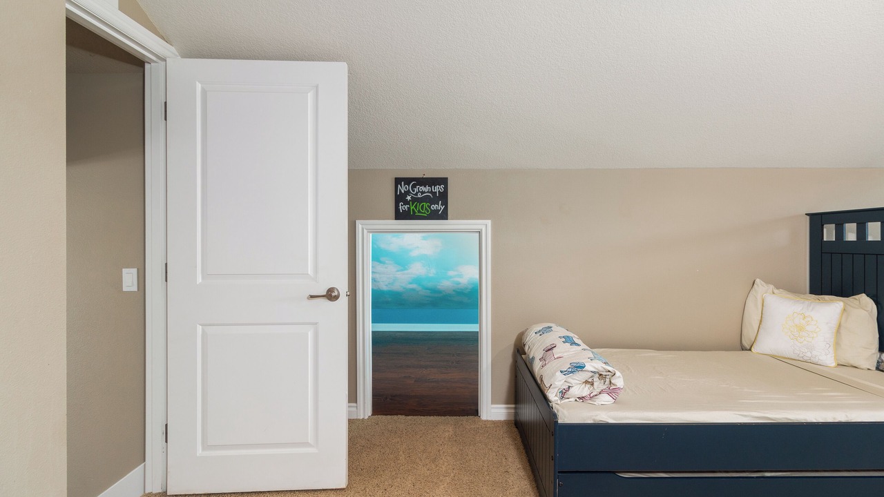 Photo of Bedroom in Gleneden Beach