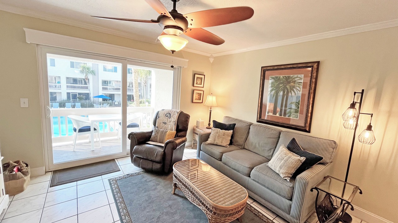 Photo of Livingroom in Crescent Beach