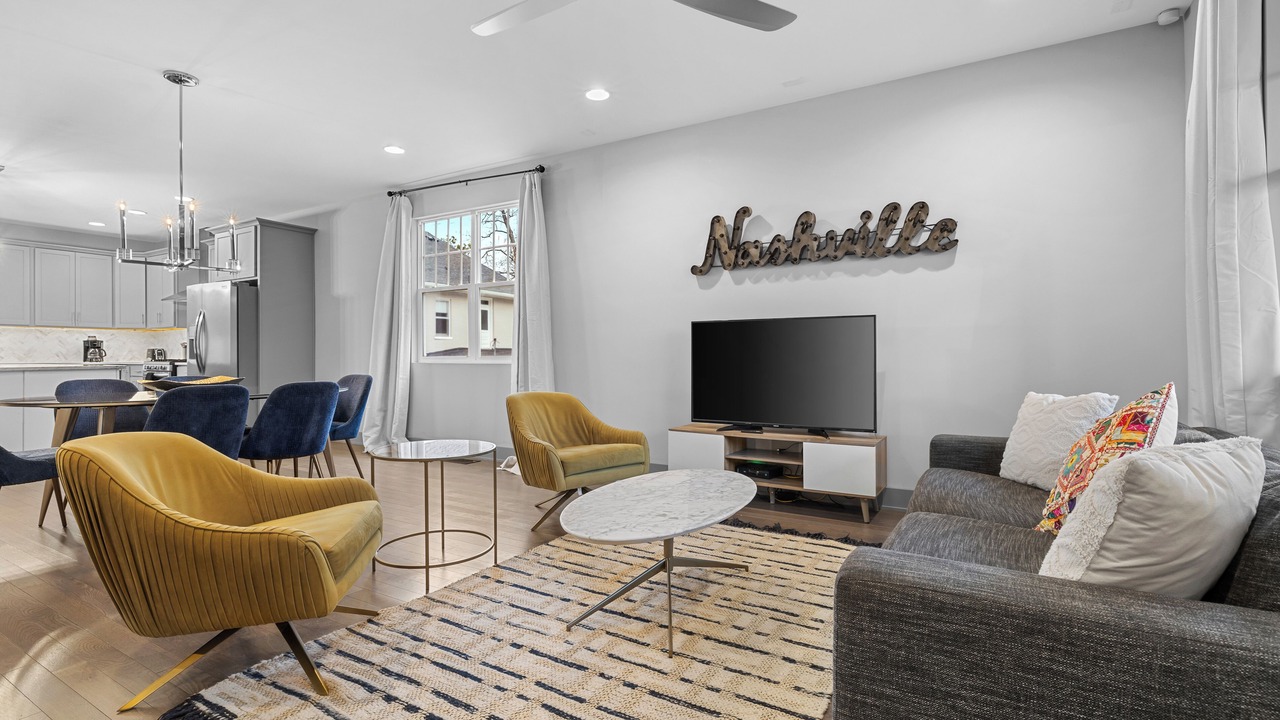 Photo of Livingroom in Historic Waverly
