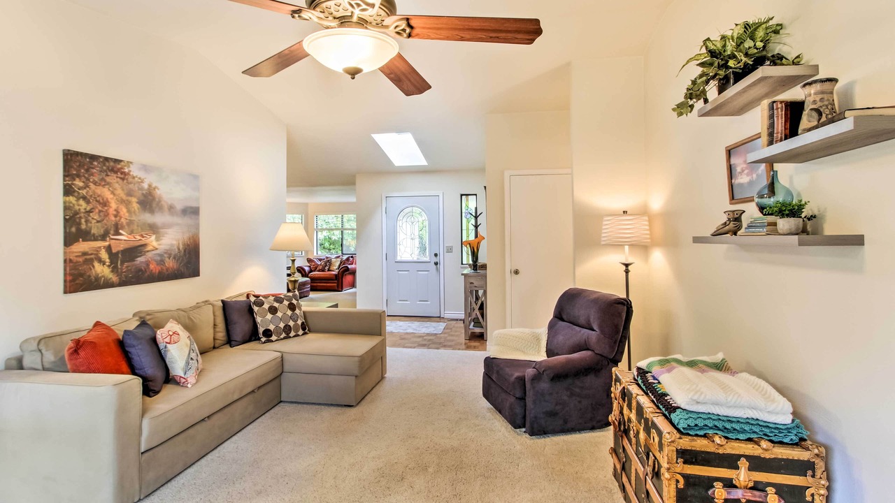 Photo of Livingroom in East Olympia