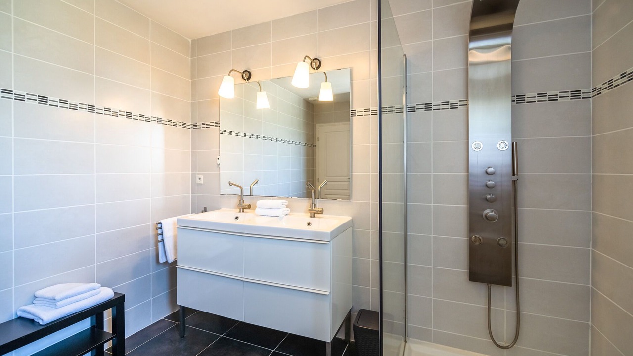 Photo of Bathroom in Oupia