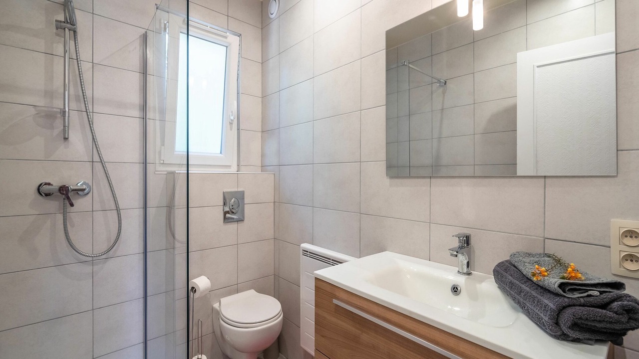 Photo of Bathroom in Roquebrun