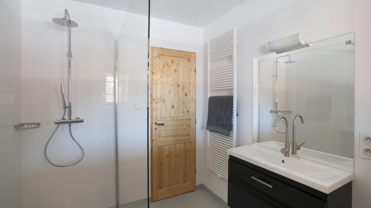 Photo of Bathroom in Roquebrun