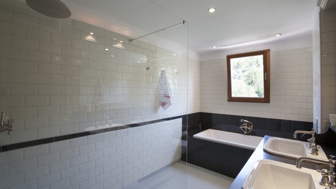 Photo of Bathroom in Roquebrun