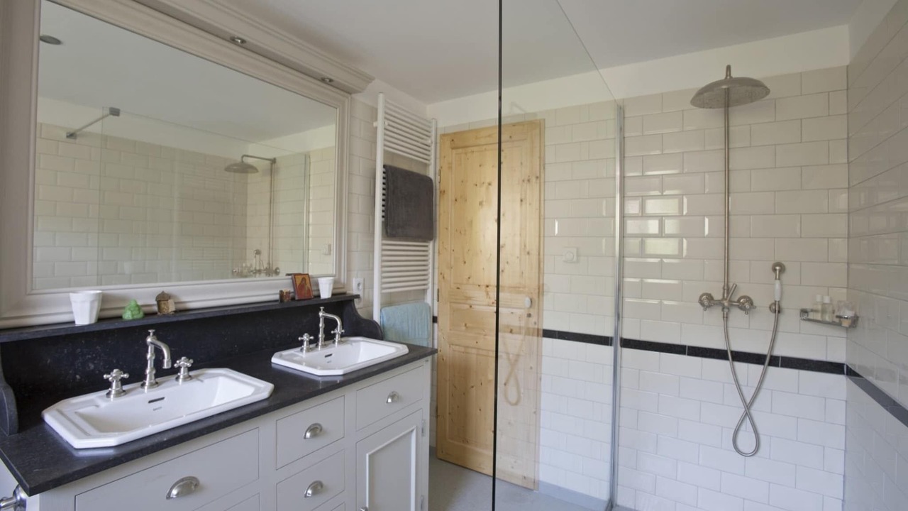 Photo of Bathroom in Roquebrun