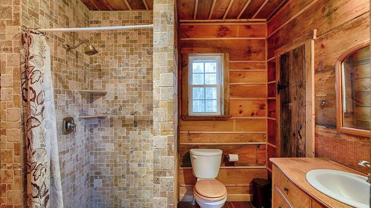 Photo of Bathroom in Pocono Lake