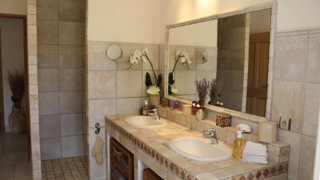 Photo of Bathroom in Malaucene