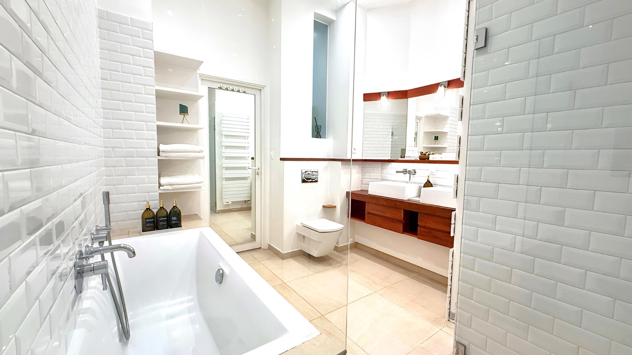 Photo of Bathroom in Saint-Merri